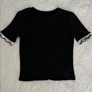 Chic Black Ruffle Sleeve Tee